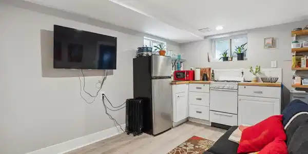 190 W Archer