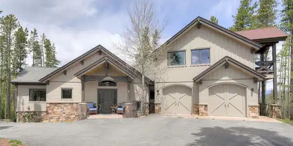 419 Silver Cir