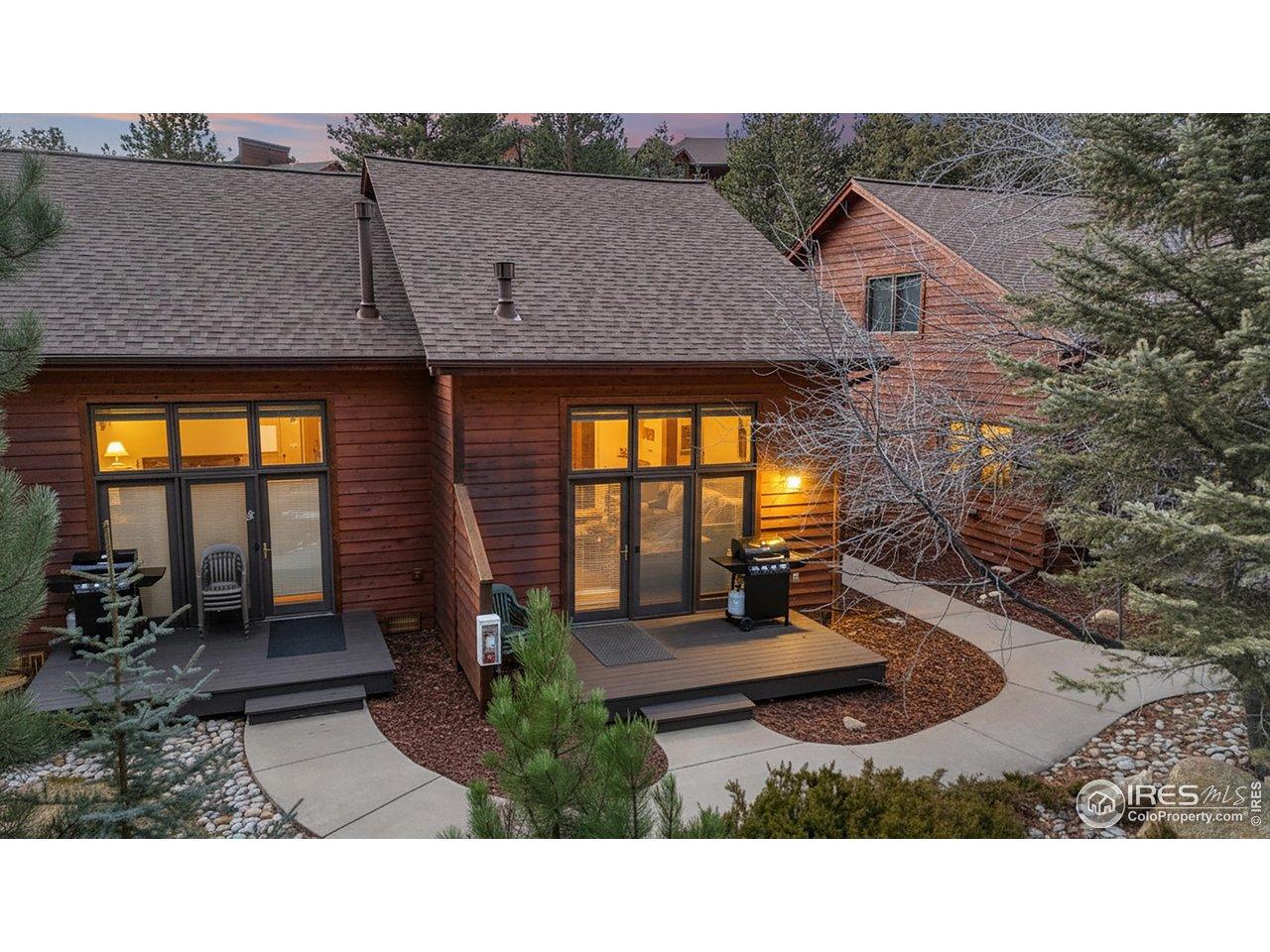 Image 2: Beautiful riverside cabin. Image 2: Beautiful riverside cabin.