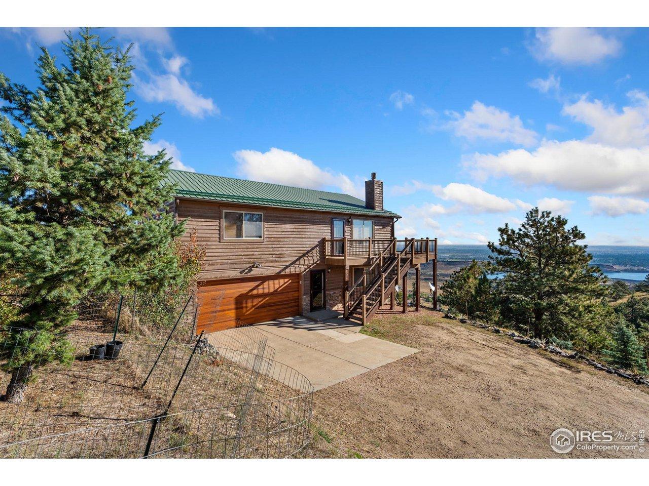 Image 2: Note Horsetooth Reservoir in the background Image 2: Note Horsetooth Reservoir in the background