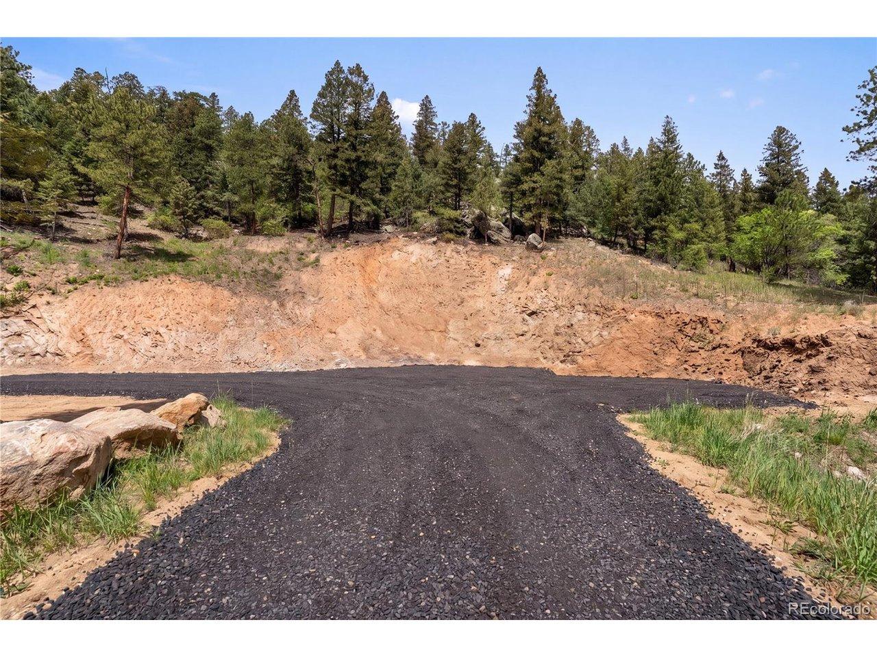 Image 3: Southeast facing build site. Image 3: Southeast facing build site.