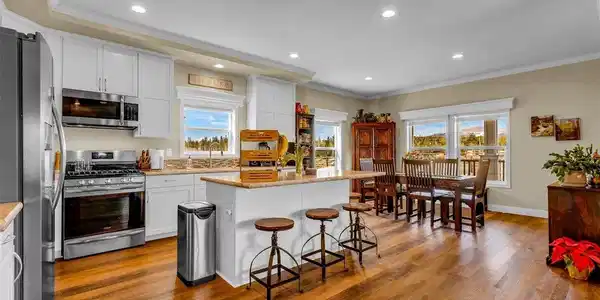 108 Sun Rock Dr