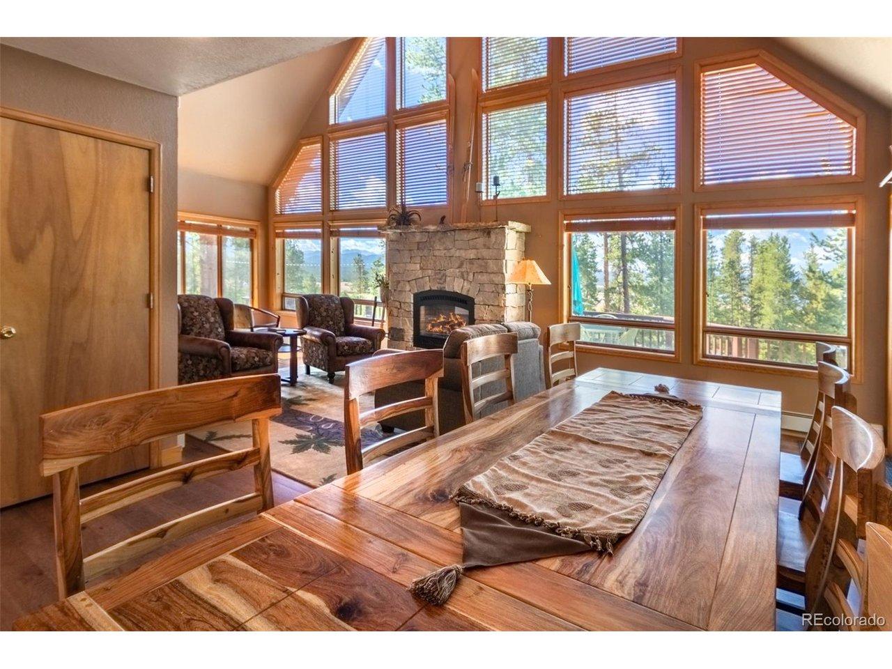 Image 3: Light and open floorplan Image 3: Light and open floorplan