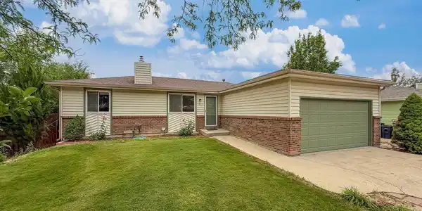 Image 2: Single story 5bd/3ba ranch with 2-car garage Image 2: Single story 5bd/3ba ranch with 2-car garage