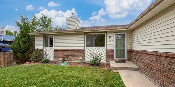 Image 3: Low maintenance property with vinyl siding & hard surface flooring throughout Image 3: Low maintenance property with vinyl siding & hard surface flooring throughout