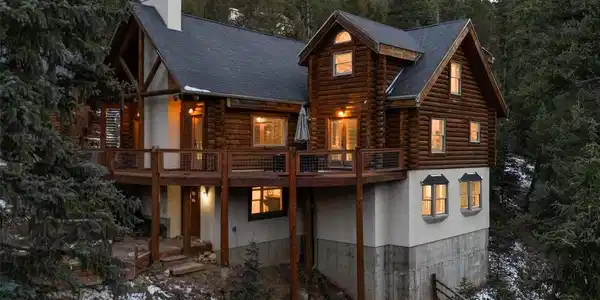 Image 2: Gorgeous 3 story log cabin off Upper Bear Creek! Image 2: Gorgeous 3 story log cabin off Upper Bear Creek!