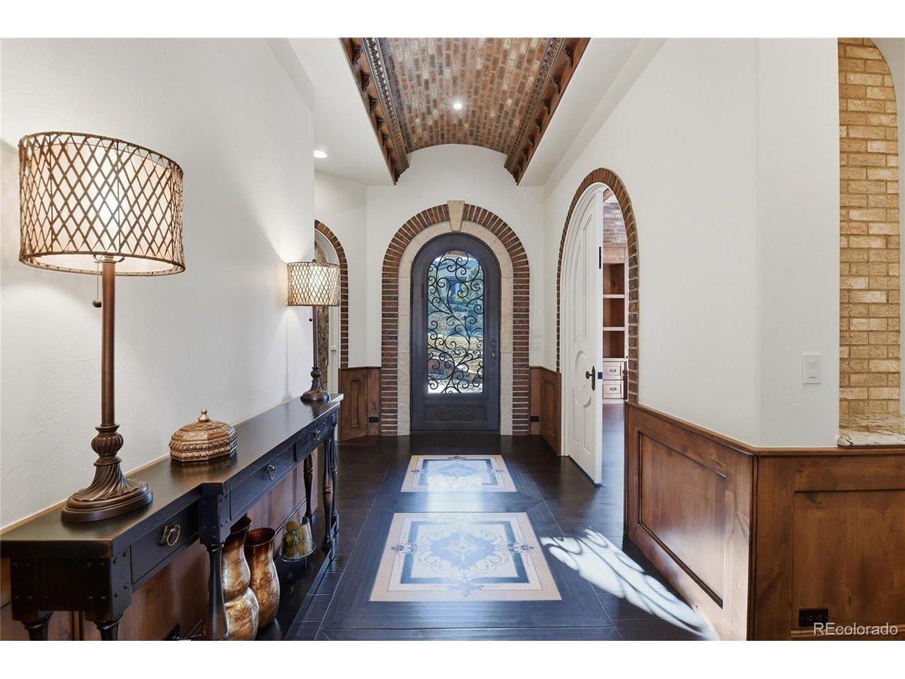 Image 4: Front Entryway