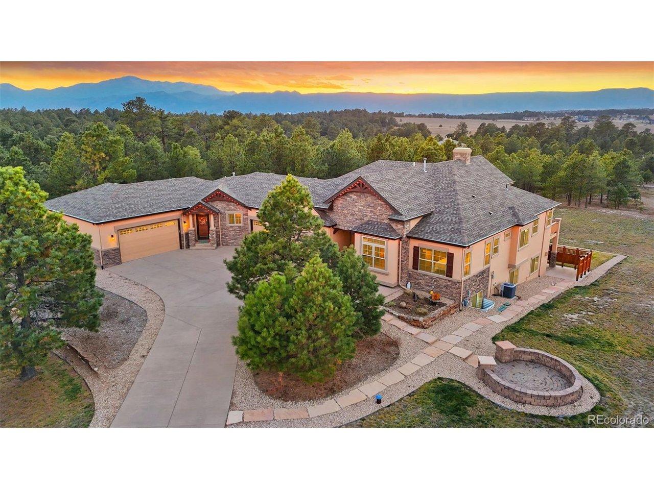 Image 1: Breathtaking sunset views from luxurious ranch-style home featuring adjoining casita Image 1: Breathtaking sunset views from luxurious ranch-style home featuring adjoining casita