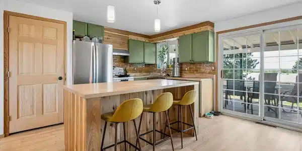 Image 3: Open Floorplan with Eat-in Kitchen Image 3: Open Floorplan with Eat-in Kitchen
