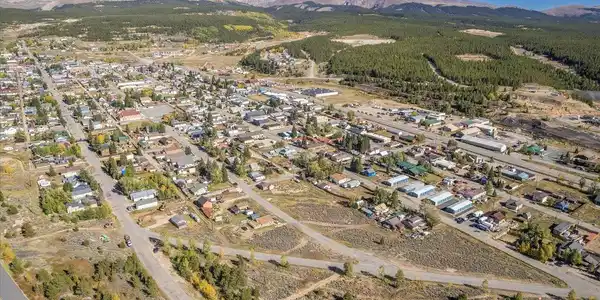 Image 4: Overhead view of proximity to town Image 4: Overhead view of proximity to town