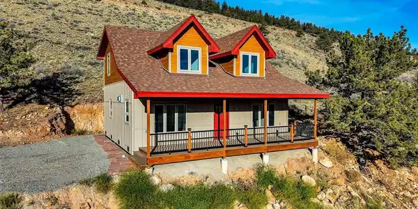 Image 3: Exterior with LP Smartside siding and Trex Decking Image 3: Exterior with LP Smartside siding and Trex Decking