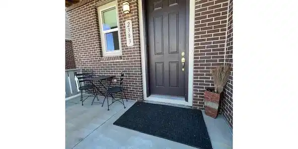 2383 S Troy