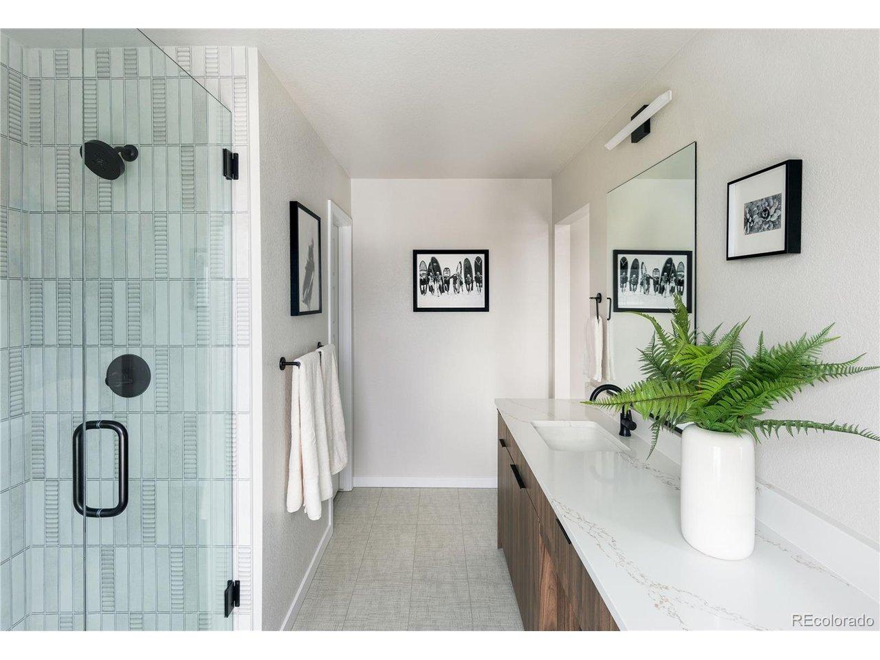 Image 4: Photo is of model-finishes will very Image 4: Photo is of model-finishes will very