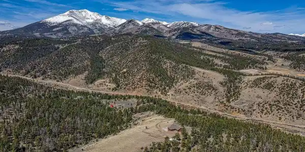 1041 County Road 200