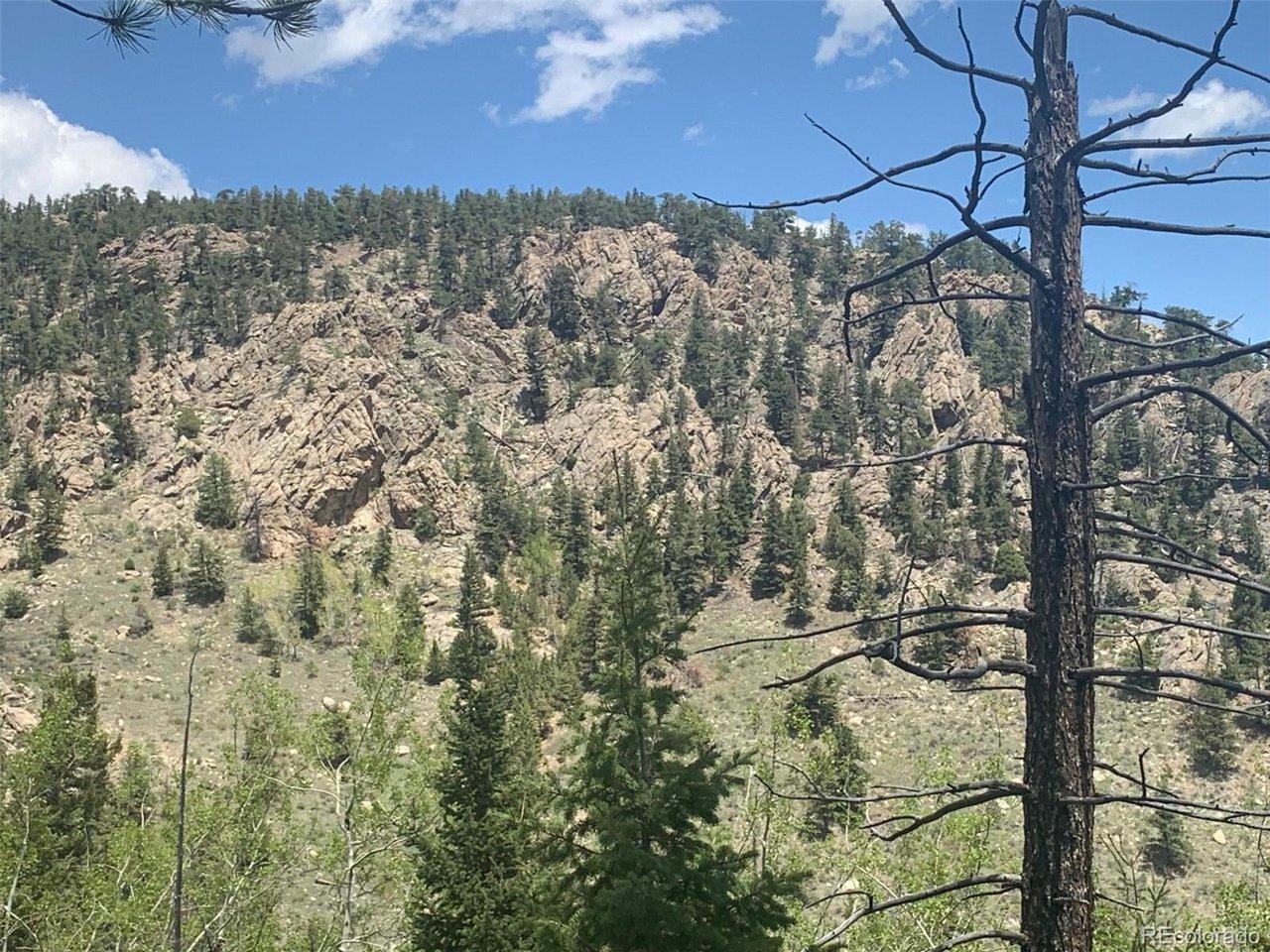 Image 2: Incredible rock outcroppings Image 2: Incredible rock outcroppings