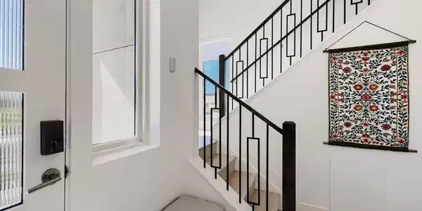 Image 3: Entryway Image 3: Entryway