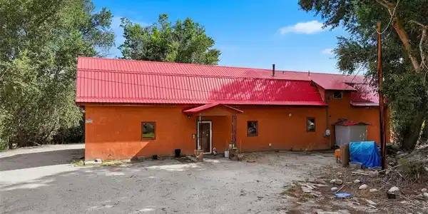 Image 4: Front of the house