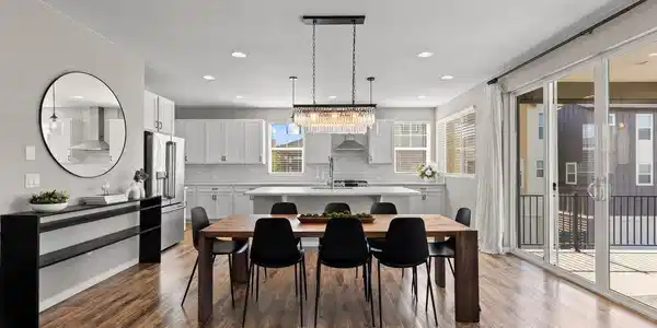 Image 2: Fabulous open floorplan is sunny and bright Image 2: Fabulous open floorplan is sunny and bright
