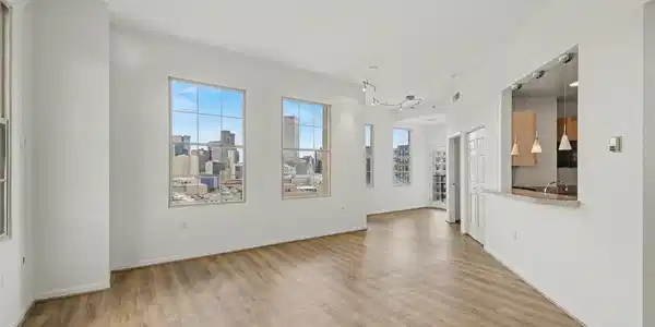 Image 2: Living area