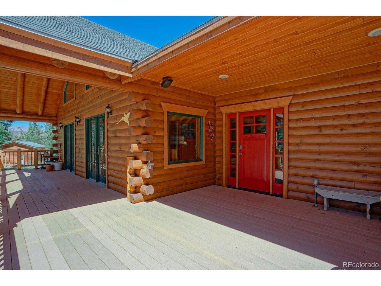Image 4: Entrance and covered porch Image 4: Entrance and covered porch