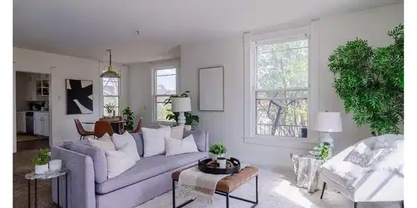 Image 3: Sundrenched greatroom