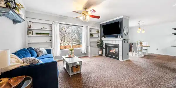 4250 Gemstone Ln