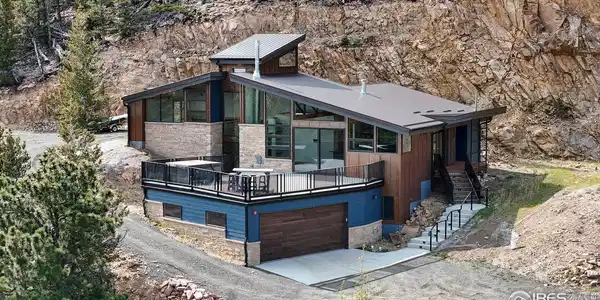 1440 Hummingbird Dr