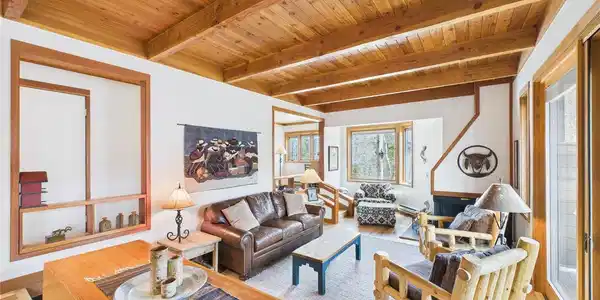 Image 2: Charming bay window brings in extra light and warmth to the living room Image 2: Charming bay window brings in extra light and warmth to the living room