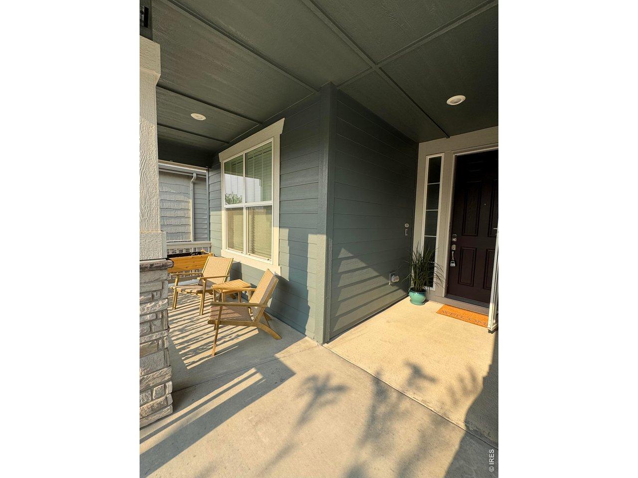 Image 3: Entry Way and Porch Image 3: Entry Way and Porch