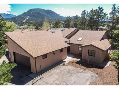 836 Vista Ln