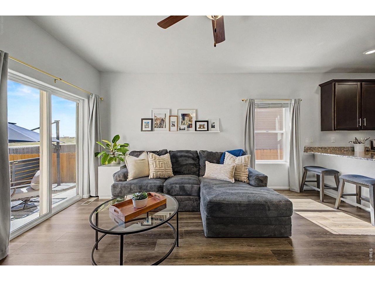 Image 3: Beautiful open living area! Image 3: Beautiful open living area!