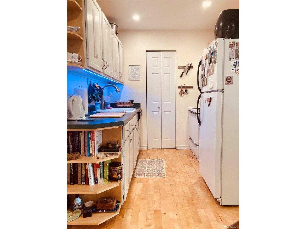 Image 2: Kitchen