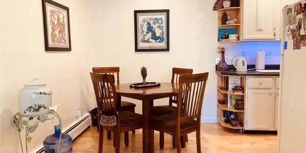 Image 3: Kitchen Table Image 3: Kitchen Table