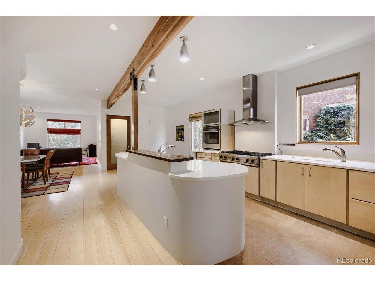 Image 3: 200' kitchen