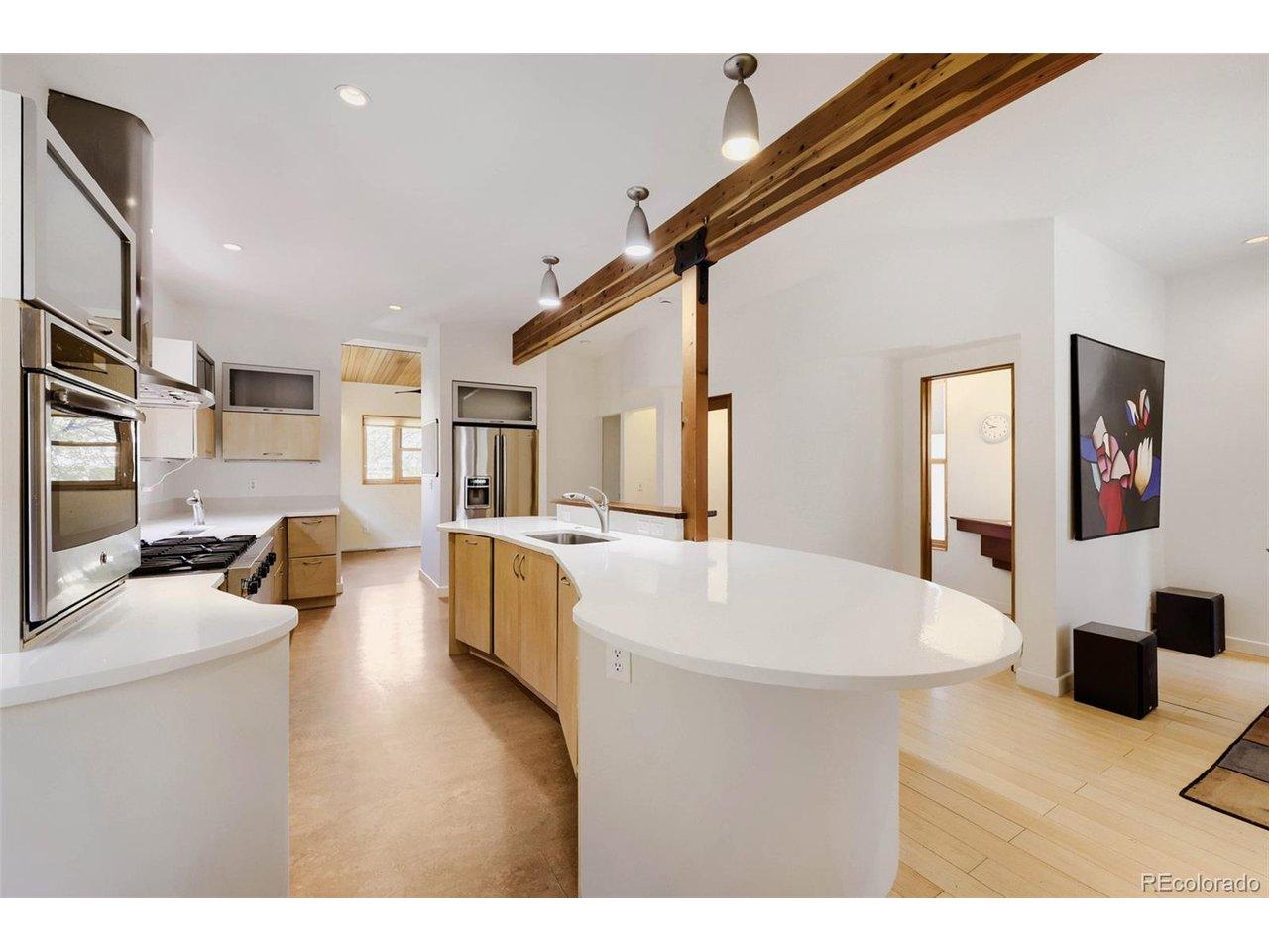 Image 4: Pantry, sun room, 1/2 bath