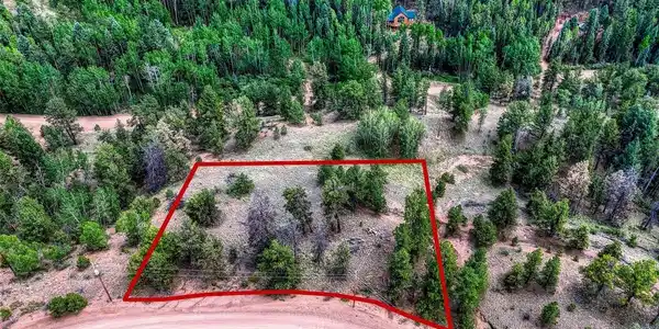 Image 3: Property lines are approximate and not a survey Image 3: Property lines are approximate and not a survey