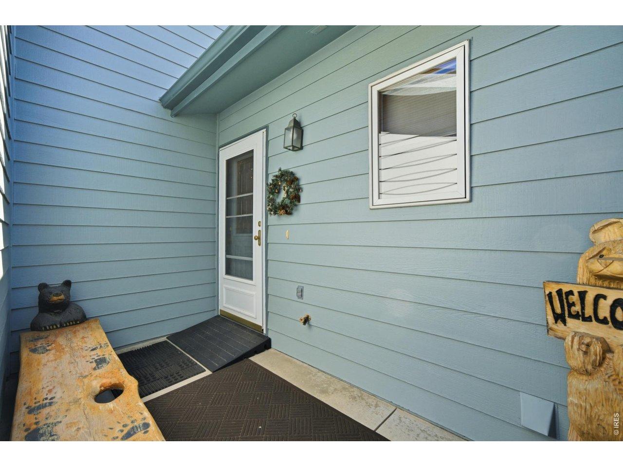 Image 3: Welcoming front entry Image 3: Welcoming front entry