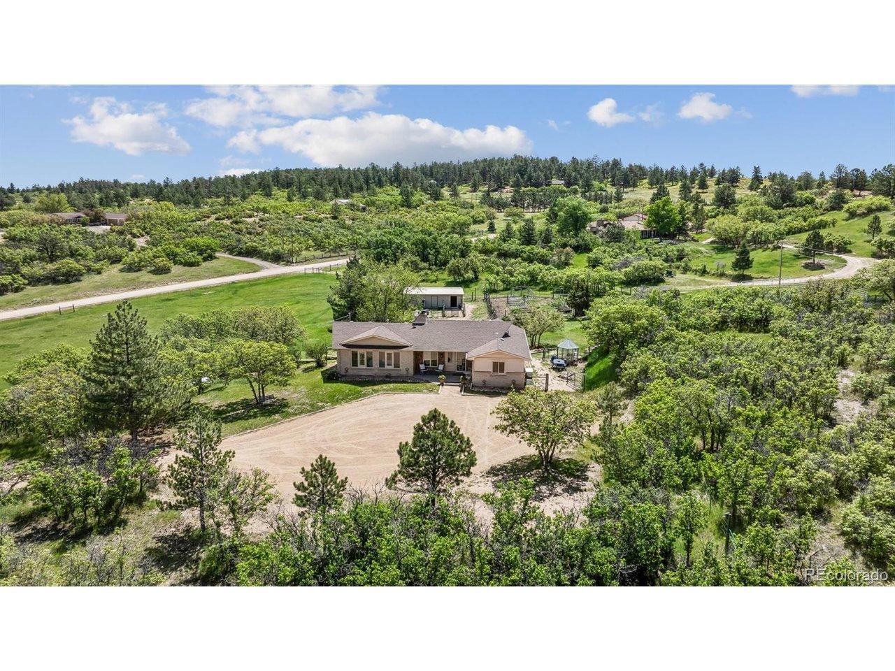 Image 1: Stunning horse property with lots of horse pasture and places to ride. Image 1: Stunning horse property with lots of horse pasture and places to ride.