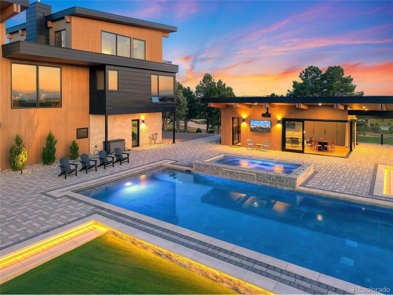 Image 3: 20 meter full size lap pool.