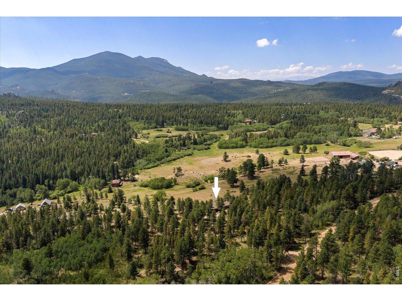 Image 3: Great location set back from Lazy Z adds privacy and beautiful views.