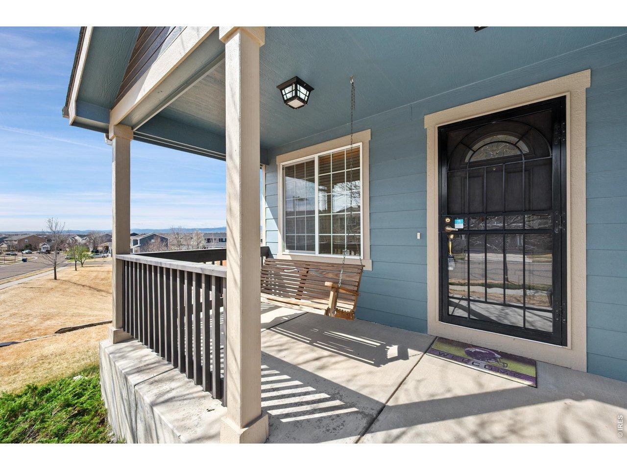 Image 3: Beside the house is a park. Image 3: Beside the house is a park.