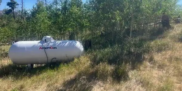 Image 4: 500 gallon propane tank Image 4: 500 gallon propane tank