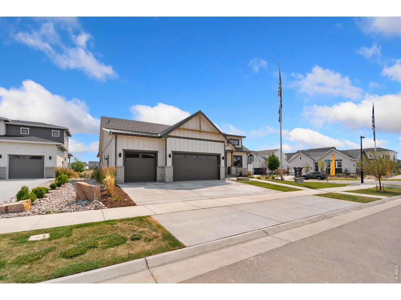 Image 3: Oversized 3-Car Garage Image 3: Oversized 3-Car Garage