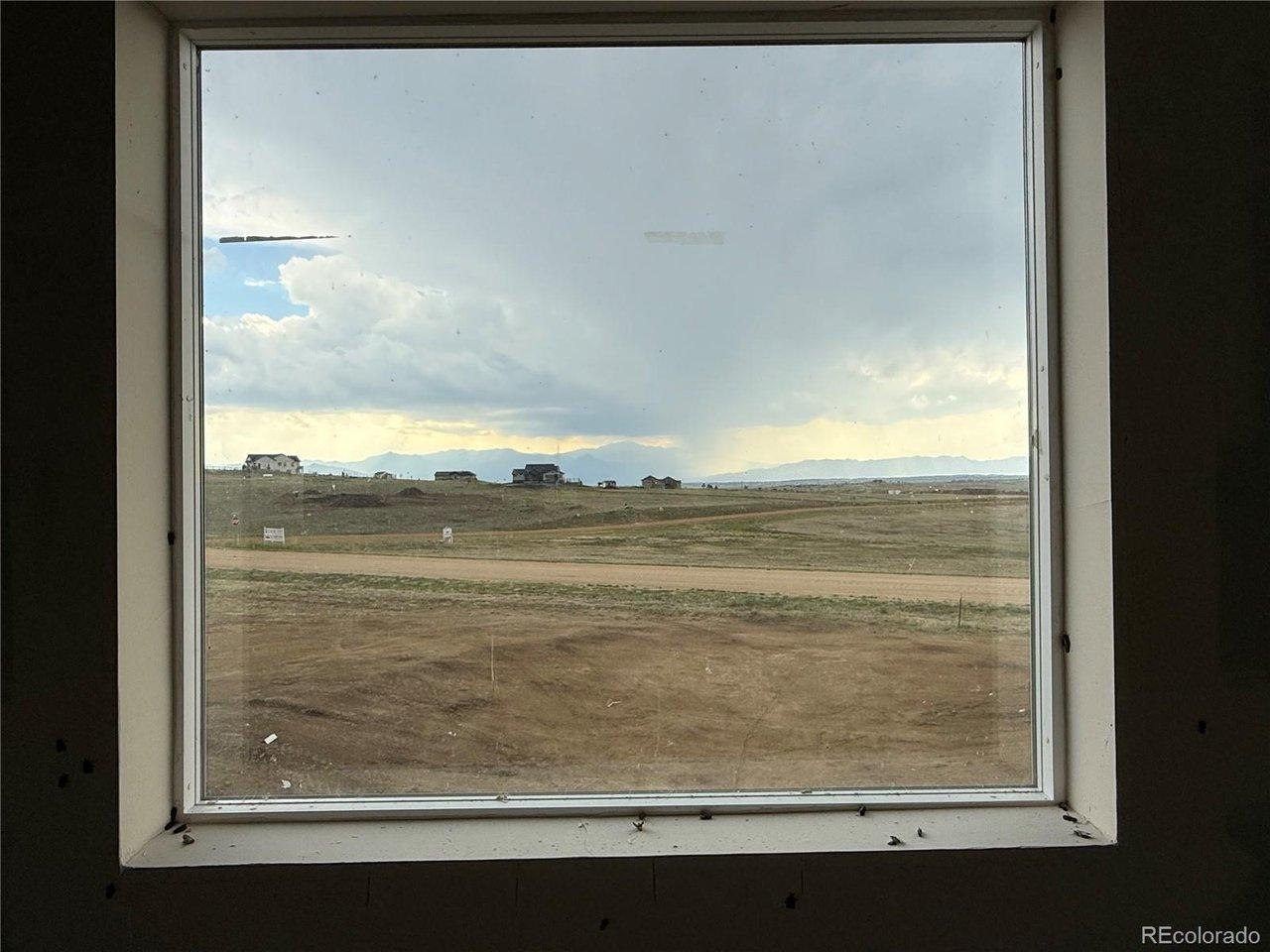Image 4: View from great room - Pikes Peak Image 4: View from great room - Pikes Peak