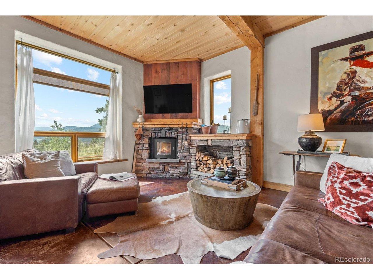 Image 4: Stone Fireplace & Mountain Views Image 4: Stone Fireplace & Mountain Views