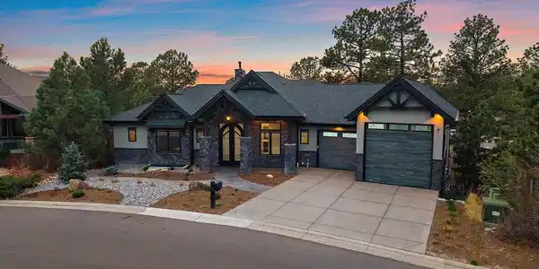 2554 Saddleback Dr