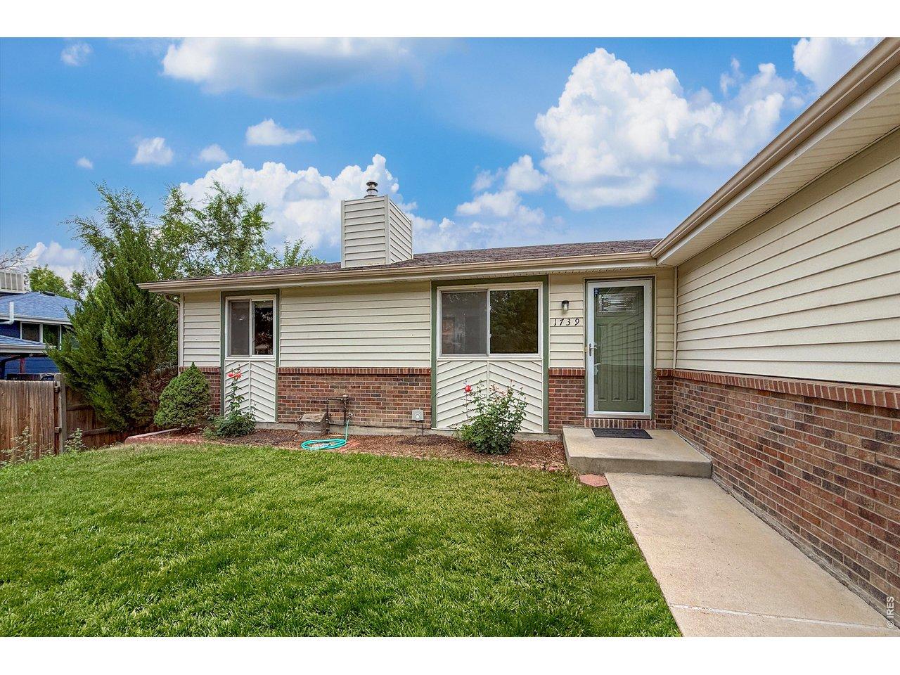 Image 2: Low maintenance property with vinyl siding & hard surface flooring throughout Image 2: Low maintenance property with vinyl siding & hard surface flooring throughout
