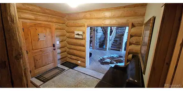 Image 3: Entry Image 3: Entry