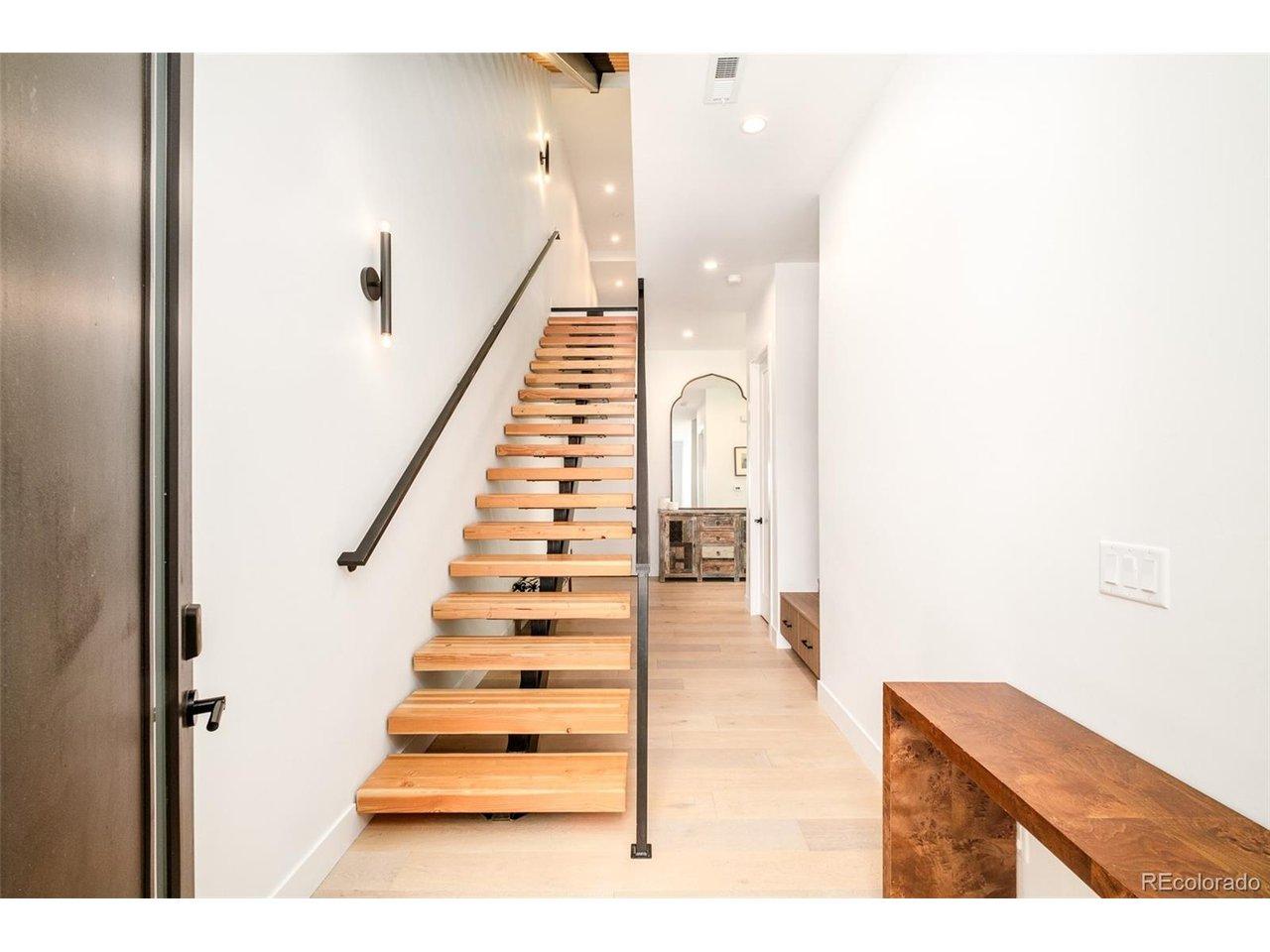 Image 2: Custom monorail staircase Image 2: Custom monorail staircase