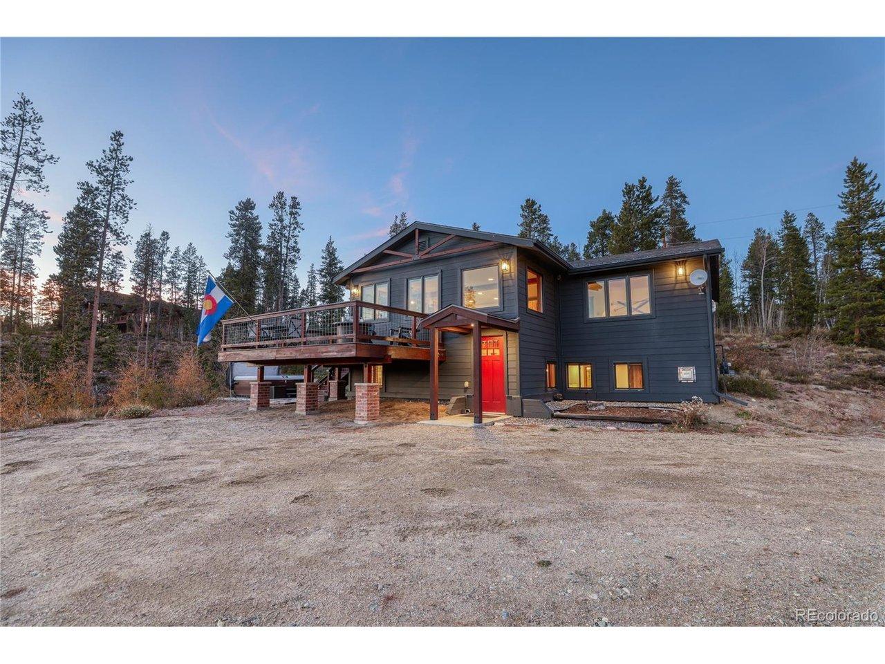 Image 3: Charming split level - even the basement offers mountain views! Image 3: Charming split level - even the basement offers mountain views!